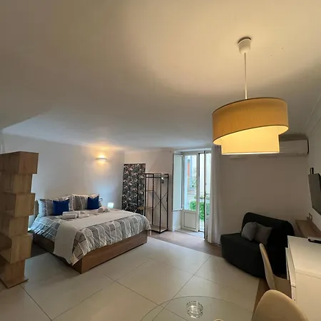 Queen House 4* Nápoles