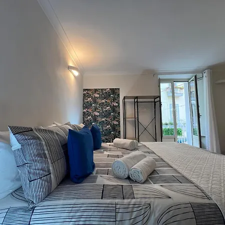 Queen House 4* Nápoles