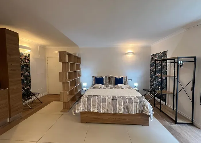 Queen House Gasthof 4*