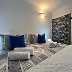 Queen House 4* Neapel
